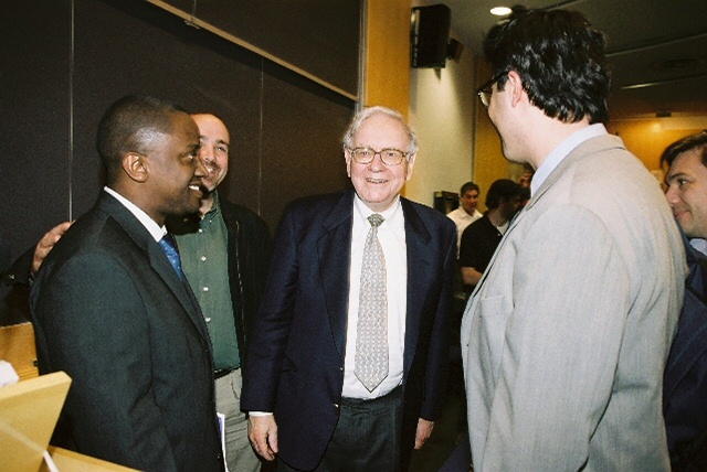 Warren Buffet with students 