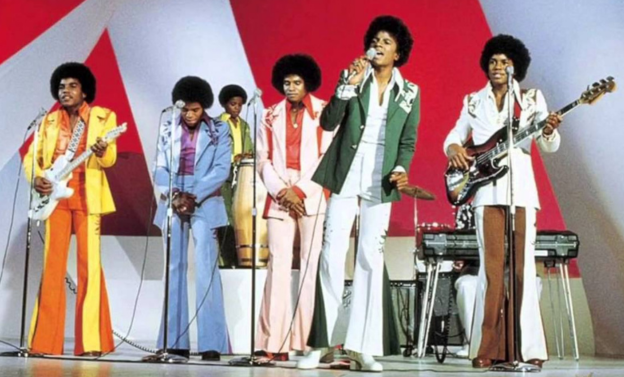 Jackson 5 brothers performing