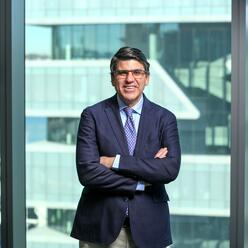 Photo of Professor Tano Santos