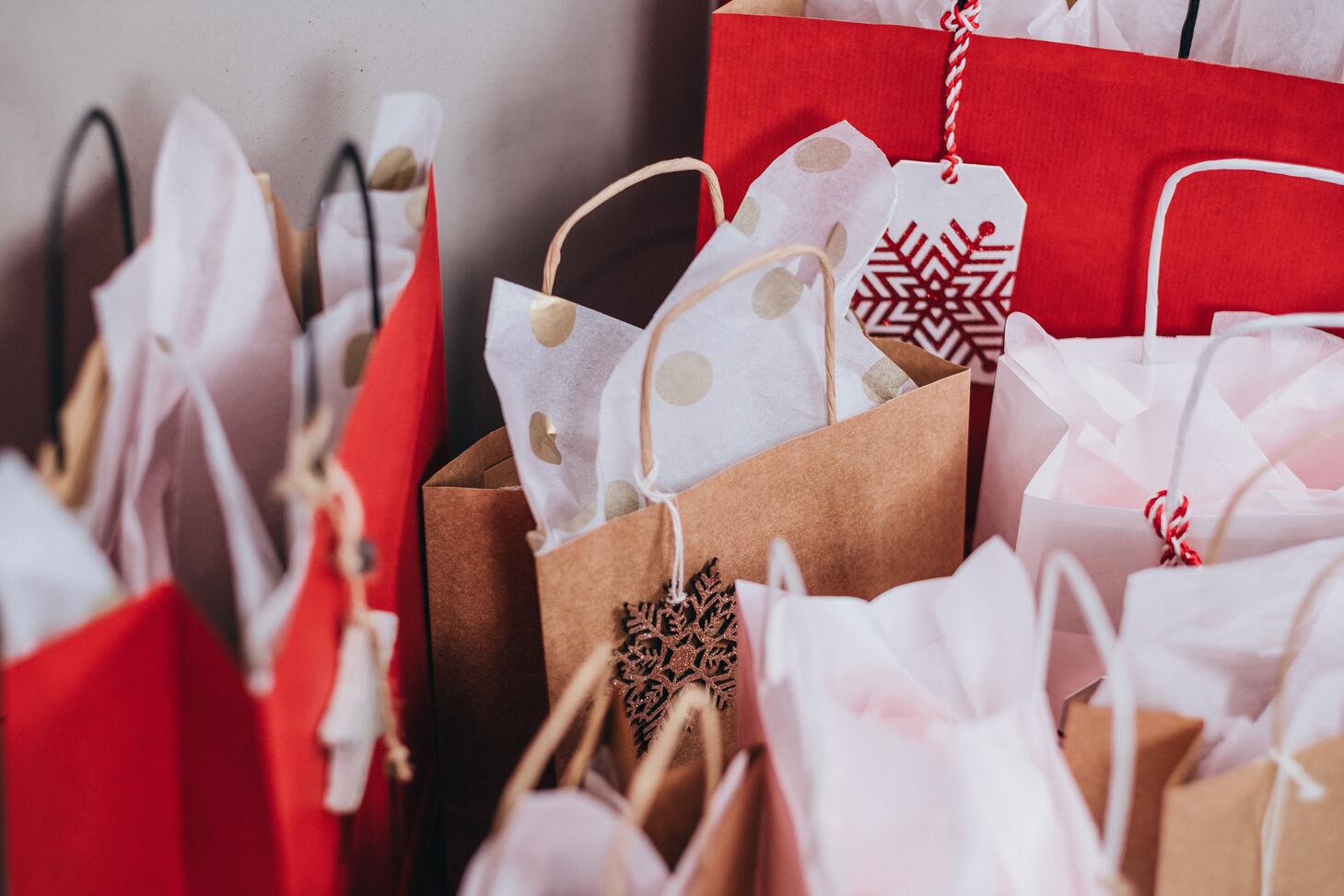 Shallow focus photography of paper bags photo – Free Christmas Image on Unsplash