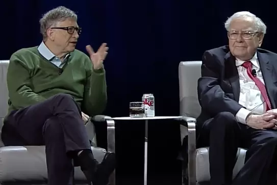  Old Friends, Warren Buffett ’51 and Bill Gates Speak with Students at Columbia