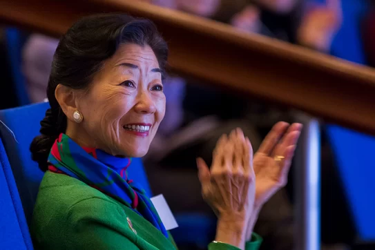Lulu Chow Wang ’83