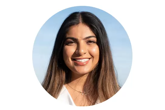 Headshot of Ayushi Gupta 