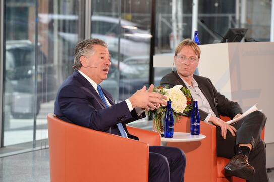 CBS Photo Image
